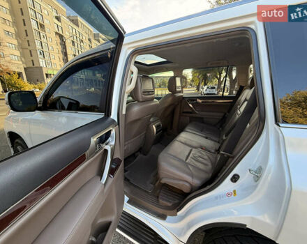 Белый Лексус ГХ, объемом двигателя 4.61 л и пробегом 241 тыс. км за 32000 $, фото 40 на Automoto.ua