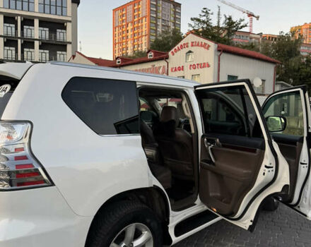 Белый Лексус ГХ, объемом двигателя 4.6 л и пробегом 182 тыс. км за 33000 $, фото 7 на Automoto.ua