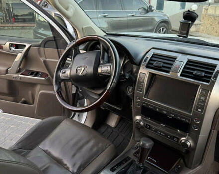 Белый Лексус ГХ, объемом двигателя 4.6 л и пробегом 182 тыс. км за 33000 $, фото 13 на Automoto.ua