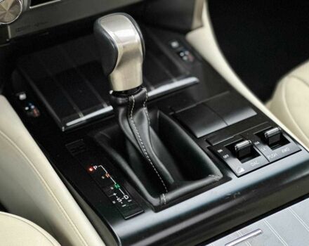 Белый Лексус ГХ, объемом двигателя 4.6 л и пробегом 10 тыс. км за 47500 $, фото 19 на Automoto.ua