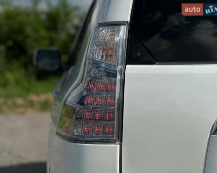 Білий Лексус ГХ, об'ємом двигуна 4.61 л та пробігом 10 тис. км за 47500 $, фото 7 на Automoto.ua