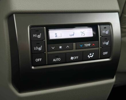 Белый Лексус ГХ, объемом двигателя 4.6 л и пробегом 10 тыс. км за 47500 $, фото 16 на Automoto.ua