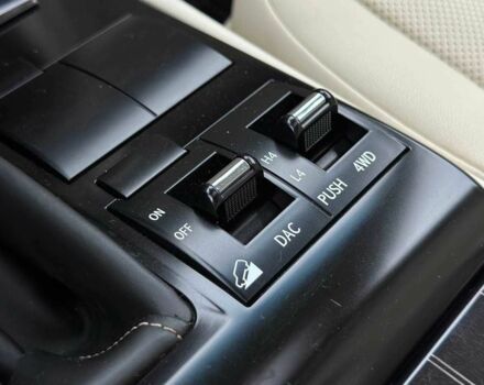 Белый Лексус ГХ, объемом двигателя 4.6 л и пробегом 10 тыс. км за 47500 $, фото 22 на Automoto.ua