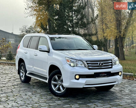 Белый Лексус ГХ, объемом двигателя 4.61 л и пробегом 149 тыс. км за 30999 $, фото 1 на Automoto.ua
