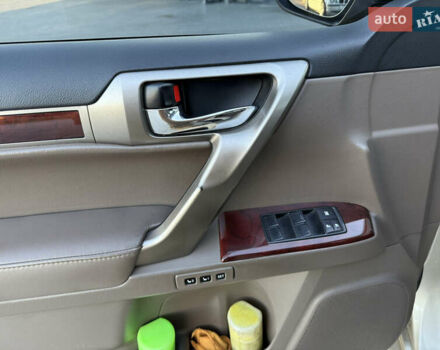 Лексус ГХ 2010 у Золочів на Automoto.ua Бежевий Лексус ГХ, об'ємом двигуна 4.61 л та пробігом 269 тис. км за 19200 $, фото 24 на Automoto.ua