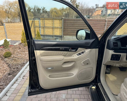 Черный Лексус ГХ, объемом двигателя 4.7 л и пробегом 300 тыс. км за 15300 $, фото 2 на Automoto.ua