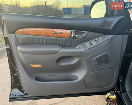 Чорний Лексус ГХ, об'ємом двигуна 4.66 л та пробігом 322 тис. км за 15200 $, фото 17 на Automoto.ua