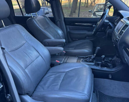 Черный Лексус ГХ, объемом двигателя 4.7 л и пробегом 300 тыс. км за 13999 $, фото 12 на Automoto.ua