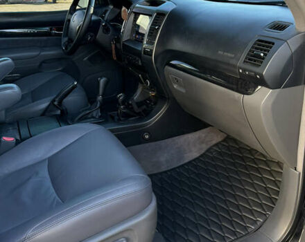 Черный Лексус ГХ, объемом двигателя 4.66 л и пробегом 285 тыс. км за 16000 $, фото 27 на Automoto.ua