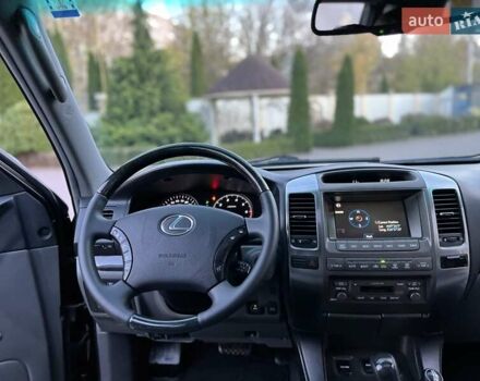 Лексус ГХ 2007 у Хмельницькому на Automoto.ua Чорний Лексус ГХ, об'ємом двигуна 4.7 л та пробігом 230 тис. км за 17900 $, фото 45 на Automoto.ua