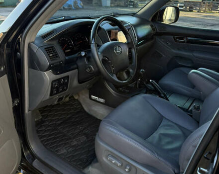 Черный Лексус ГХ, объемом двигателя 4.66 л и пробегом 285 тыс. км за 16000 $, фото 14 на Automoto.ua