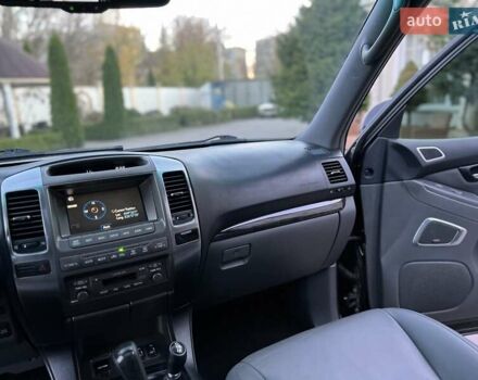 Лексус ГХ 2007 у Хмельницькому на Automoto.ua Чорний Лексус ГХ, об'ємом двигуна 4.7 л та пробігом 230 тис. км за 17900 $, фото 46 на Automoto.ua