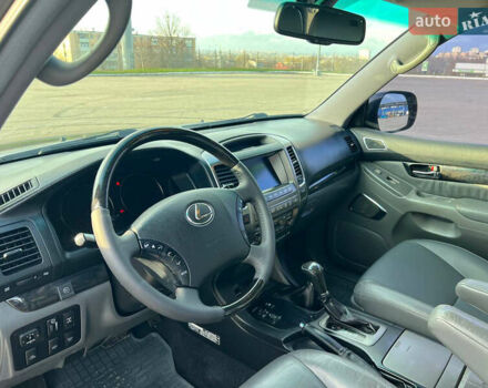 Черный Лексус ГХ, объемом двигателя 4.66 л и пробегом 190 тыс. км за 20500 $, фото 6 на Automoto.ua