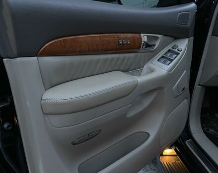 Черный Лексус ГХ, объемом двигателя 4.7 л и пробегом 235 тыс. км за 13800 $, фото 6 на Automoto.ua