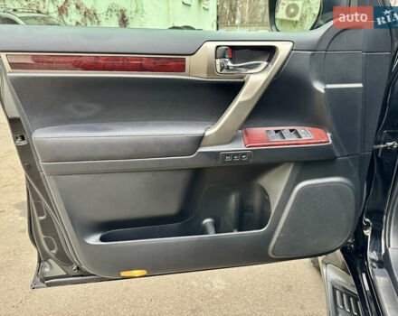 Чорний Лексус ГХ, об'ємом двигуна 4.61 л та пробігом 293 тис. км за 23999 $, фото 9 на Automoto.ua