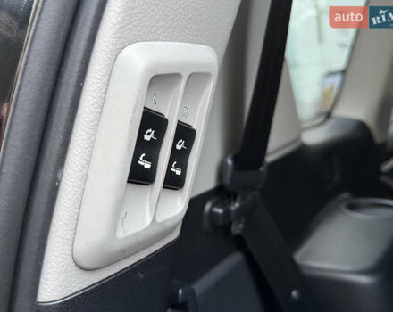 Чорний Лексус ГХ, об'ємом двигуна 4.61 л та пробігом 293 тис. км за 23999 $, фото 47 на Automoto.ua