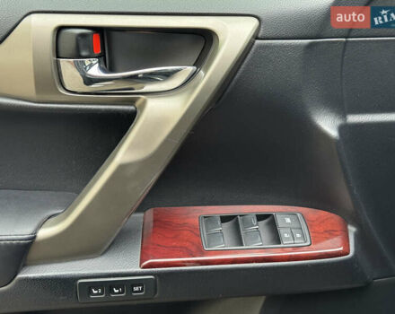 Чорний Лексус ГХ, об'ємом двигуна 4.61 л та пробігом 293 тис. км за 23999 $, фото 10 на Automoto.ua