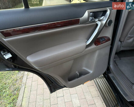 Чорний Лексус ГХ, об'ємом двигуна 4.61 л та пробігом 152 тис. км за 27500 $, фото 12 на Automoto.ua