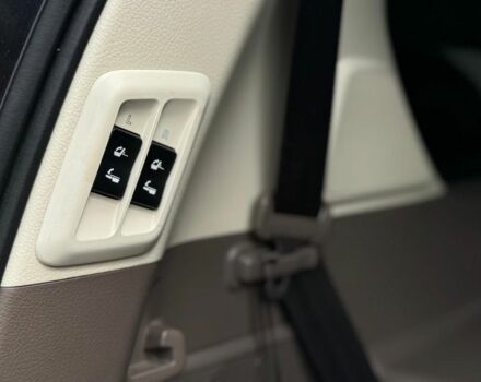 Черный Лексус ГХ, объемом двигателя 0 л и пробегом 208 тыс. км за 30300 $, фото 18 на Automoto.ua