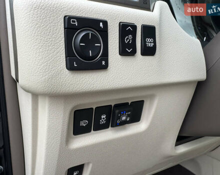 Чорний Лексус ГХ, об'ємом двигуна 4.6 л та пробігом 147 тис. км за 29999 $, фото 31 на Automoto.ua