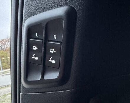 Черный Лексус ГХ, объемом двигателя 4.6 л и пробегом 77 тыс. км за 64500 $, фото 45 на Automoto.ua