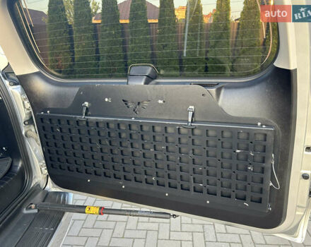 Лексус ГХ, объемом двигателя 4.6 л и пробегом 255 тыс. км за 38000 $, фото 7 на Automoto.ua