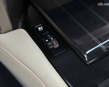 Лексус ГХ, объемом двигателя 4.6 л и пробегом 10 тыс. км за 47500 $, фото 29 на Automoto.ua