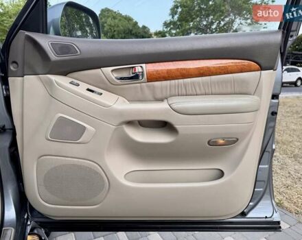 Лексус ГХ 2004 у Одесі на Automoto.ua Сірий Лексус ГХ, об'ємом двигуна 4.66 л та пробігом 174 тис. км за 12700 $, фото 44 на Automoto.ua