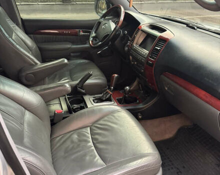 Серый Лексус ГХ, объемом двигателя 4.66 л и пробегом 300 тыс. км за 15500 $, фото 12 на Automoto.ua