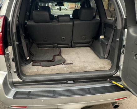 Серый Лексус ГХ, объемом двигателя 4.66 л и пробегом 300 тыс. км за 15500 $, фото 14 на Automoto.ua