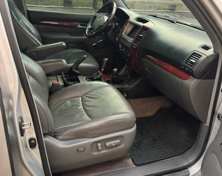 Серый Лексус ГХ, объемом двигателя 4.66 л и пробегом 300 тыс. км за 15500 $, фото 11 на Automoto.ua