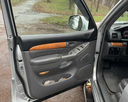 Серый Лексус ГХ, объемом двигателя 4.7 л и пробегом 380 тыс. км за 12900 $, фото 10 на Automoto.ua