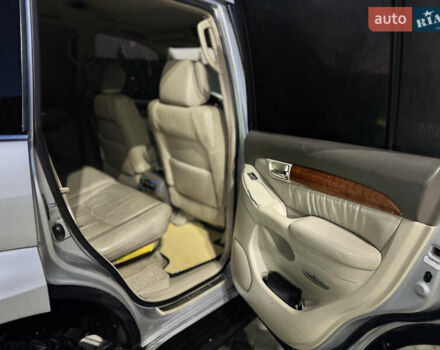 Серый Лексус ГХ, объемом двигателя 4.7 л и пробегом 209 тыс. км за 20000 $, фото 6 на Automoto.ua