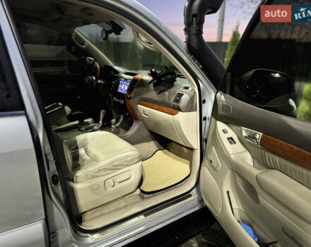 Серый Лексус ГХ, объемом двигателя 4.7 л и пробегом 209 тыс. км за 20000 $, фото 7 на Automoto.ua