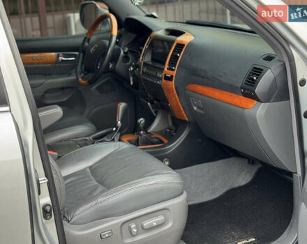 Сірий Лексус ГХ, об'ємом двигуна 4.66 л та пробігом 231 тис. км за 14400 $, фото 9 на Automoto.ua