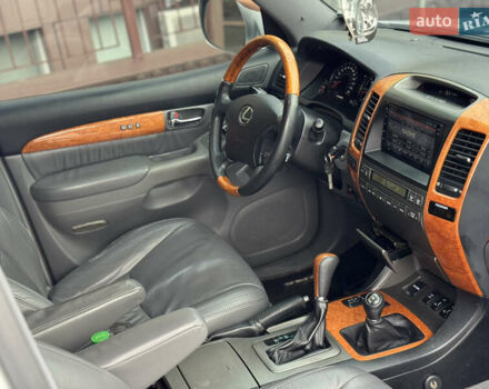 Сірий Лексус ГХ, об'ємом двигуна 4.66 л та пробігом 231 тис. км за 14400 $, фото 8 на Automoto.ua