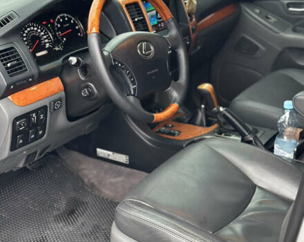 Серый Лексус ГХ, объемом двигателя 4.7 л и пробегом 300 тыс. км за 19000 $, фото 13 на Automoto.ua