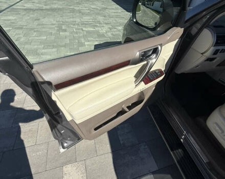 Серый Лексус ГХ, объемом двигателя 4.61 л и пробегом 194 тыс. км за 25000 $, фото 3 на Automoto.ua