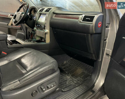 Серый Лексус ГХ, объемом двигателя 4.6 л и пробегом 330 тыс. км за 20000 $, фото 9 на Automoto.ua