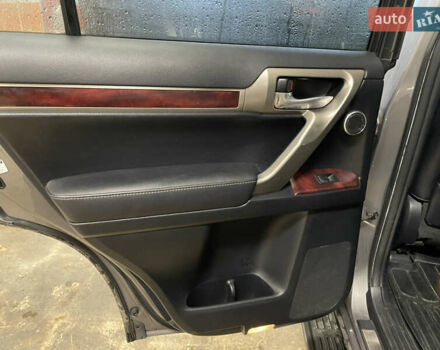 Серый Лексус ГХ, объемом двигателя 4.6 л и пробегом 220 тыс. км за 22000 $, фото 14 на Automoto.ua