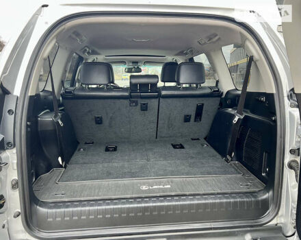 Серый Лексус ГХ, объемом двигателя 4.6 л и пробегом 38 тыс. км за 35555 $, фото 49 на Automoto.ua