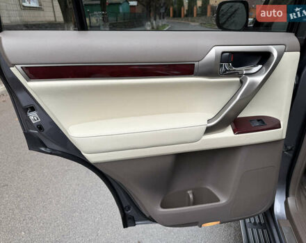 Сірий Лексус ГХ, об'ємом двигуна 4.61 л та пробігом 147 тис. км за 33500 $, фото 12 на Automoto.ua