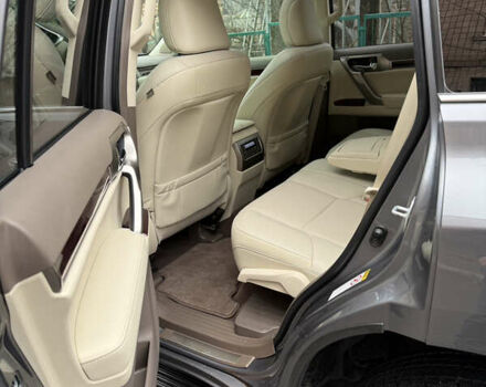 Сірий Лексус ГХ, об'ємом двигуна 4.61 л та пробігом 147 тис. км за 33500 $, фото 11 на Automoto.ua