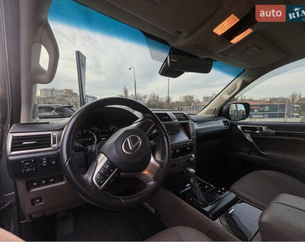 Серый Лексус ГХ, объемом двигателя 4.61 л и пробегом 32 тыс. км за 59800 $, фото 2 на Automoto.ua