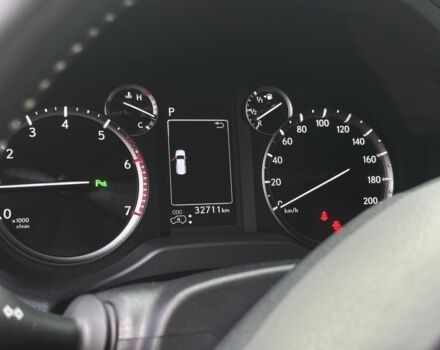 Серый Лексус ГХ, объемом двигателя 4.6 л и пробегом 32 тыс. км за 59800 $, фото 3 на Automoto.ua