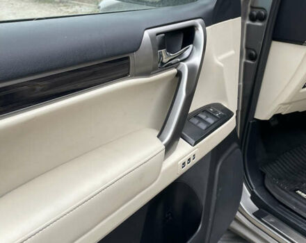 Сірий Лексус ГХ, об'ємом двигуна 4.61 л та пробігом 49 тис. км за 39000 $, фото 7 на Automoto.ua