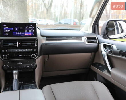 Сірий Лексус ГХ, об'ємом двигуна 4.61 л та пробігом 29 тис. км за 67000 $, фото 16 на Automoto.ua