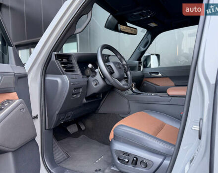 Сірий Лексус ГХ, об'ємом двигуна 3.45 л та пробігом 4 тис. км за 101200 $, фото 8 на Automoto.ua