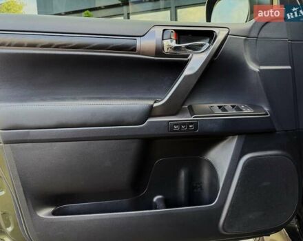 Лексус ГХ 2021 у Києві на Automoto.ua Зелений Лексус ГХ, об'ємом двигуна 4.61 л та пробігом 40 тис. км за 53999 $, фото 30 на Automoto.ua