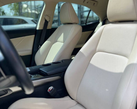 Сірий Лексус ІС 250, об'ємом двигуна 2.5 л та пробігом 152 тис. км за 18000 $, фото 8 на Automoto.ua